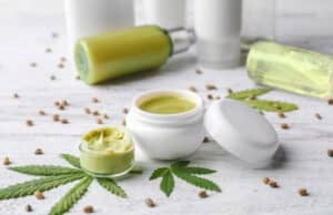 LES AVANTAGES DU CBD DANS LA COSMÉTIQUE